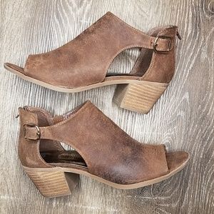 Carlos Santana della distressed open toe booties
